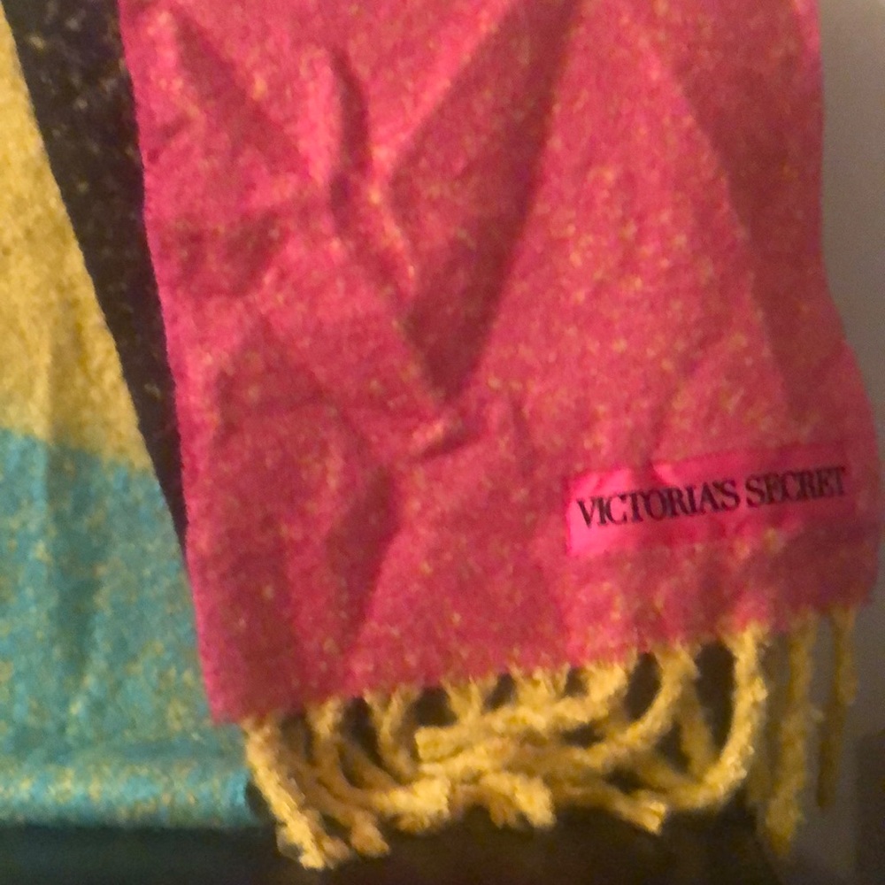 Victory secret scarf